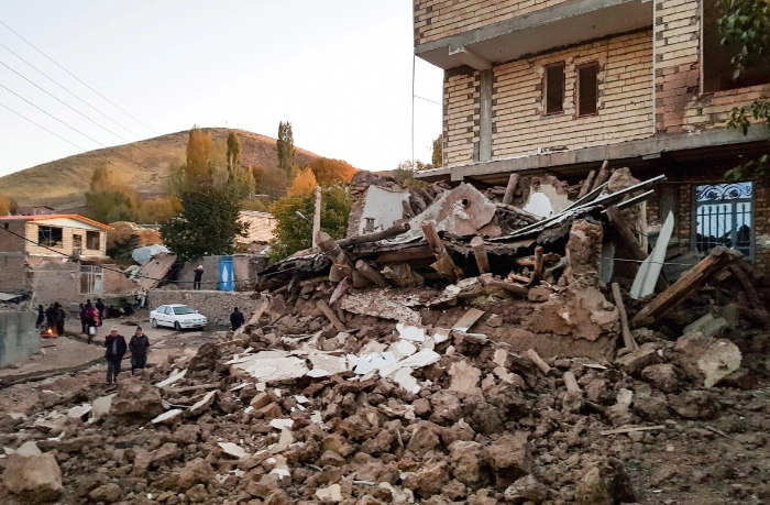 iranda-zelzele-olub