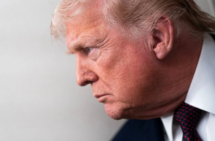 trampin-pencereden-qrenlandiyaya-baxan-fotosu-viral-oldu